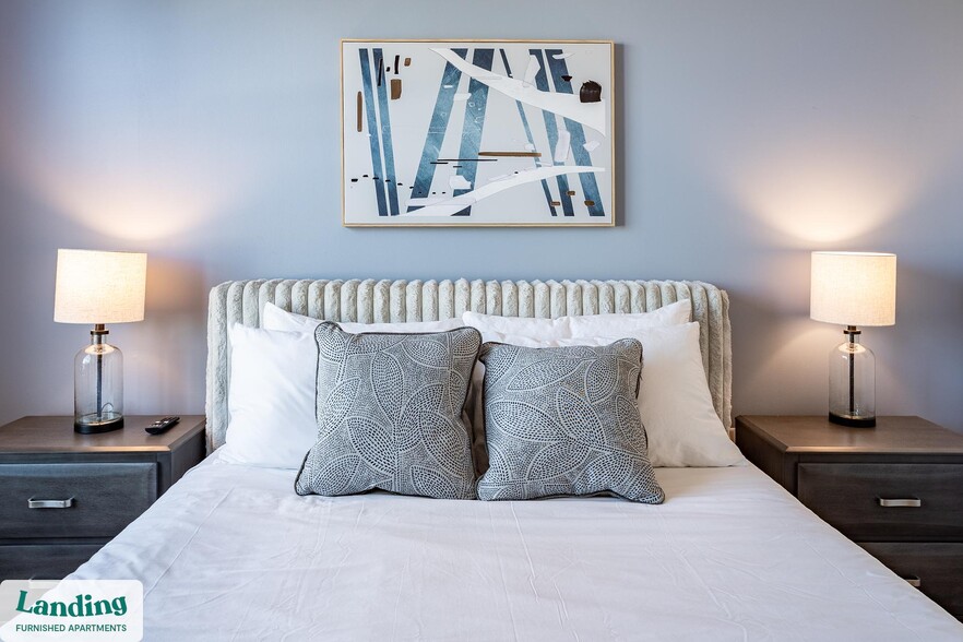 Building Photo - 480 N Orange Ave