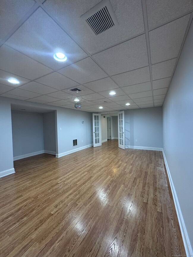 Building Photo - 8 Ellsworth Pl