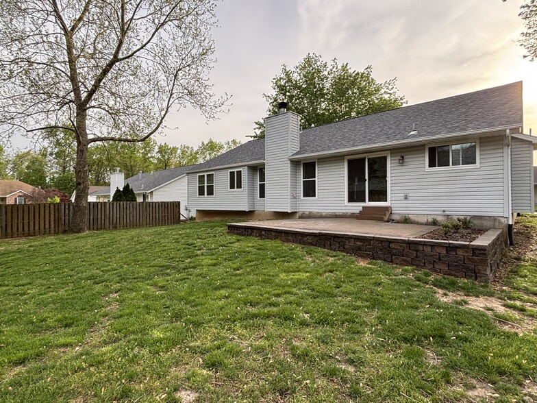 Building Photo - 738 Starlight Dr