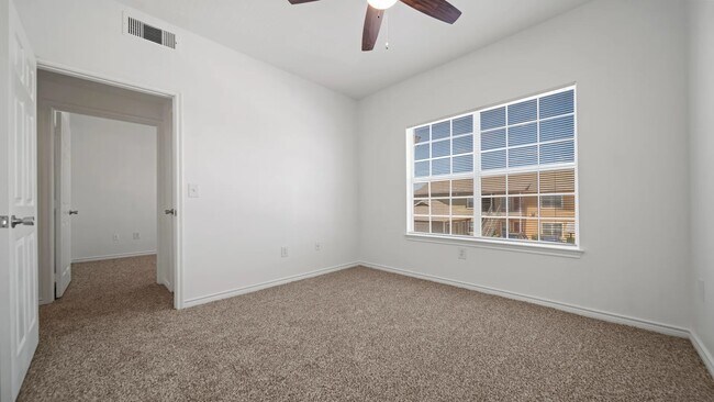 Building Photo - 705 Village Way