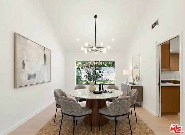 Building Photo - 4933 Collett Ave