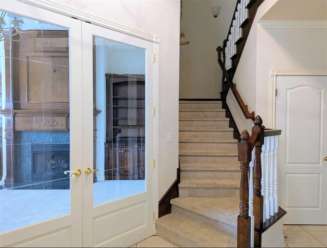 Building Photo - 214 Boulevard Du Lac