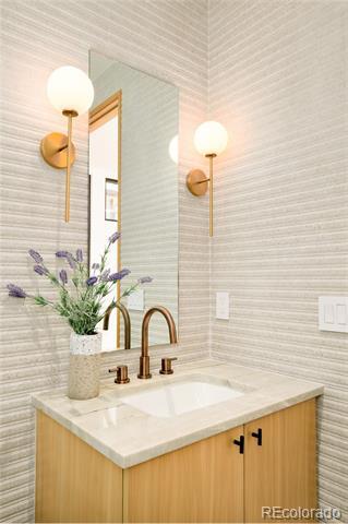 Building Photo - 332 Steele St