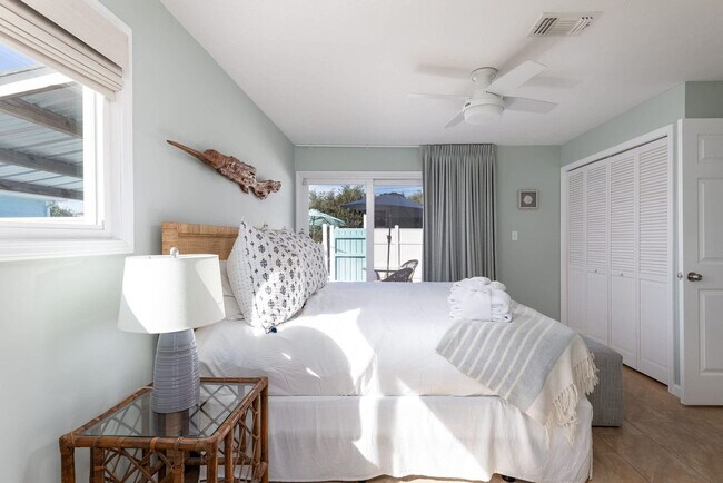 Building Photo - 217 Carol Pl