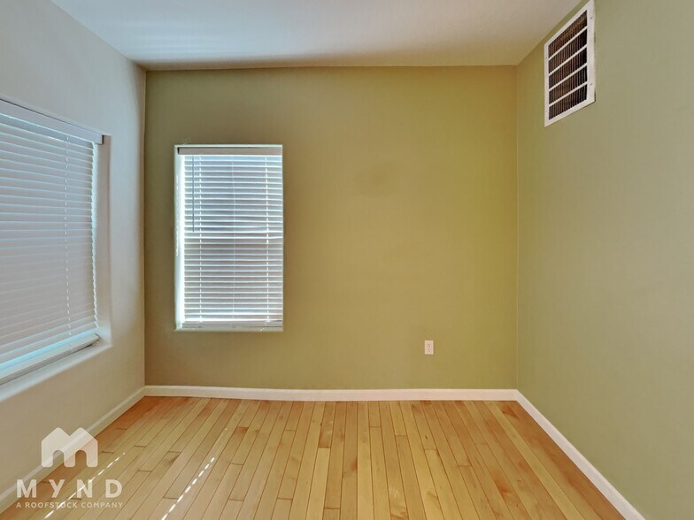 Building Photo - 15390 SW Mallard Dr