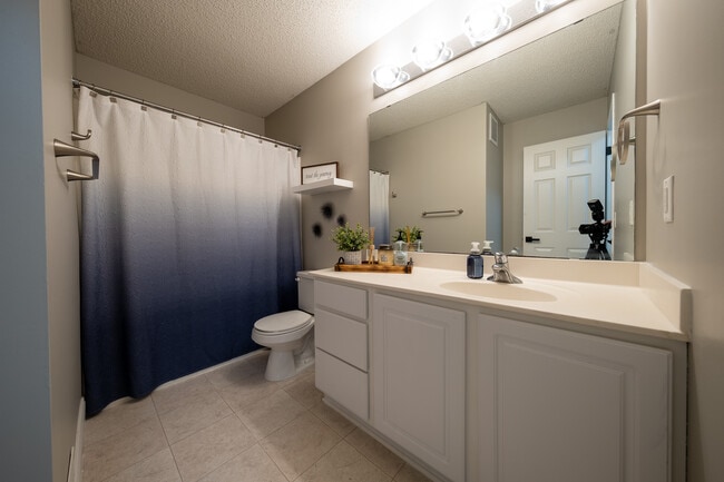 Building Photo - 5008 Bluff Heights Trail SE