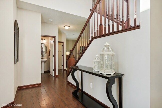 Building Photo - 4505 Yellowstone Ln N