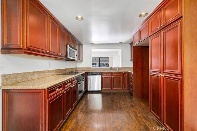 Building Photo - 8 Ima Loa Ct