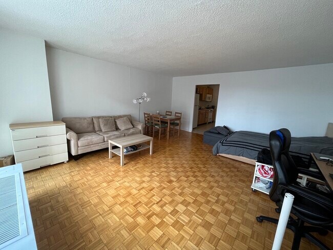 Building Photo - 44 Washington St