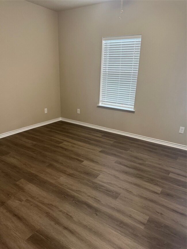 Building Photo - 314 N Ormsby St