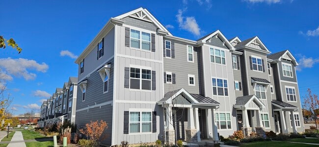 Building Photo - 2227 Glacier St