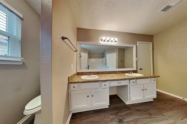 Building Photo - 9906 Dornoch Dr