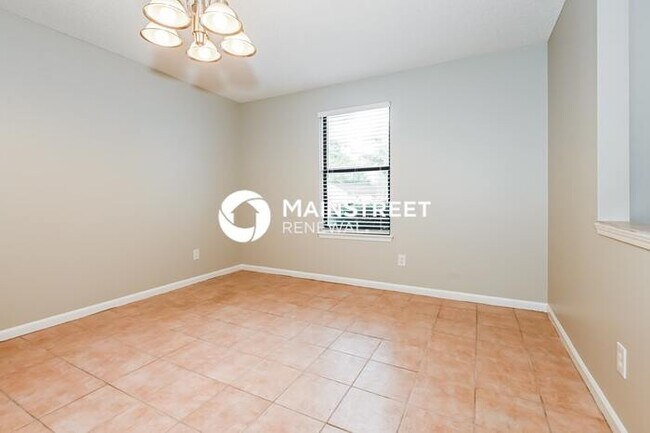 Building Photo - 3 Bedroom Pet-Friendly Home in Jacksonville, FL with Main Street Renewal