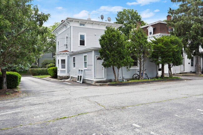 Building Photo - 43 Church St