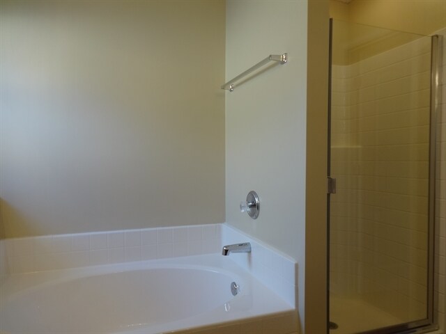 Building Photo - 6685 Southern Oaks Dr