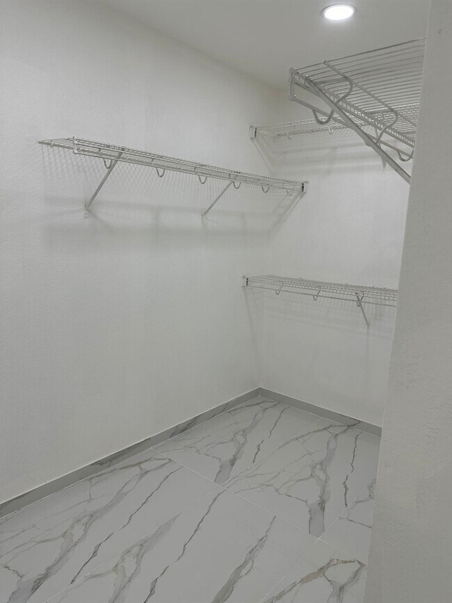 Building Photo - 11027 Dellrose Crossing Dr