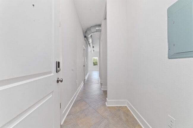 Building Photo - 1011 Studemont St