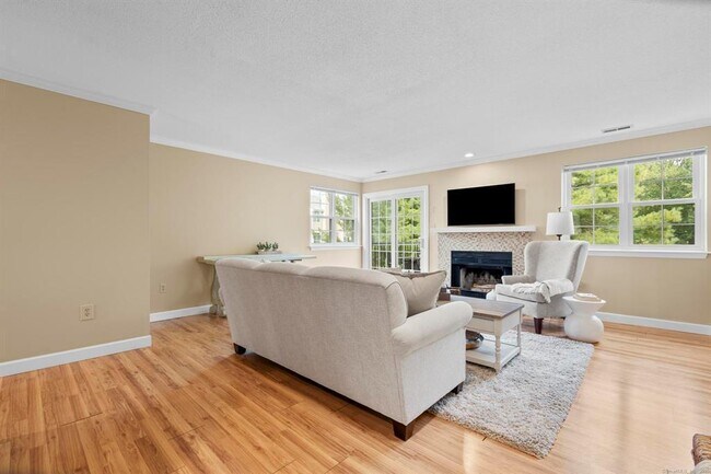 Building Photo - 103 The Arbors