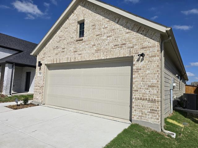 Building Photo - 3905 White Rock Dr