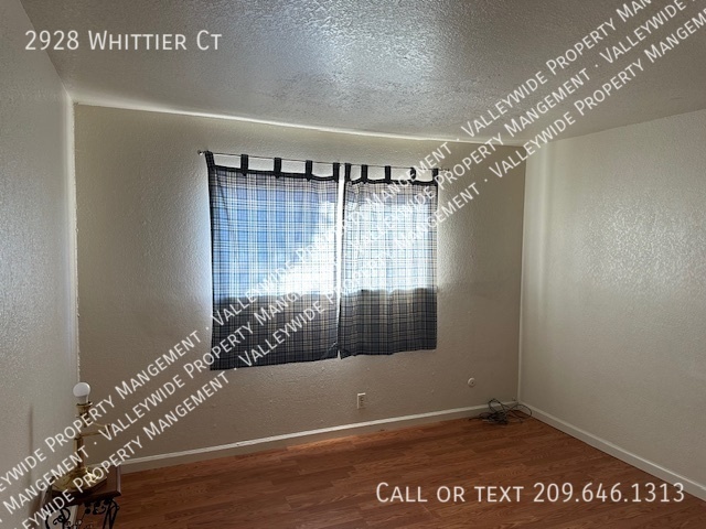 Building Photo - Stockton 2 Bedroom 1 Bath Duplex