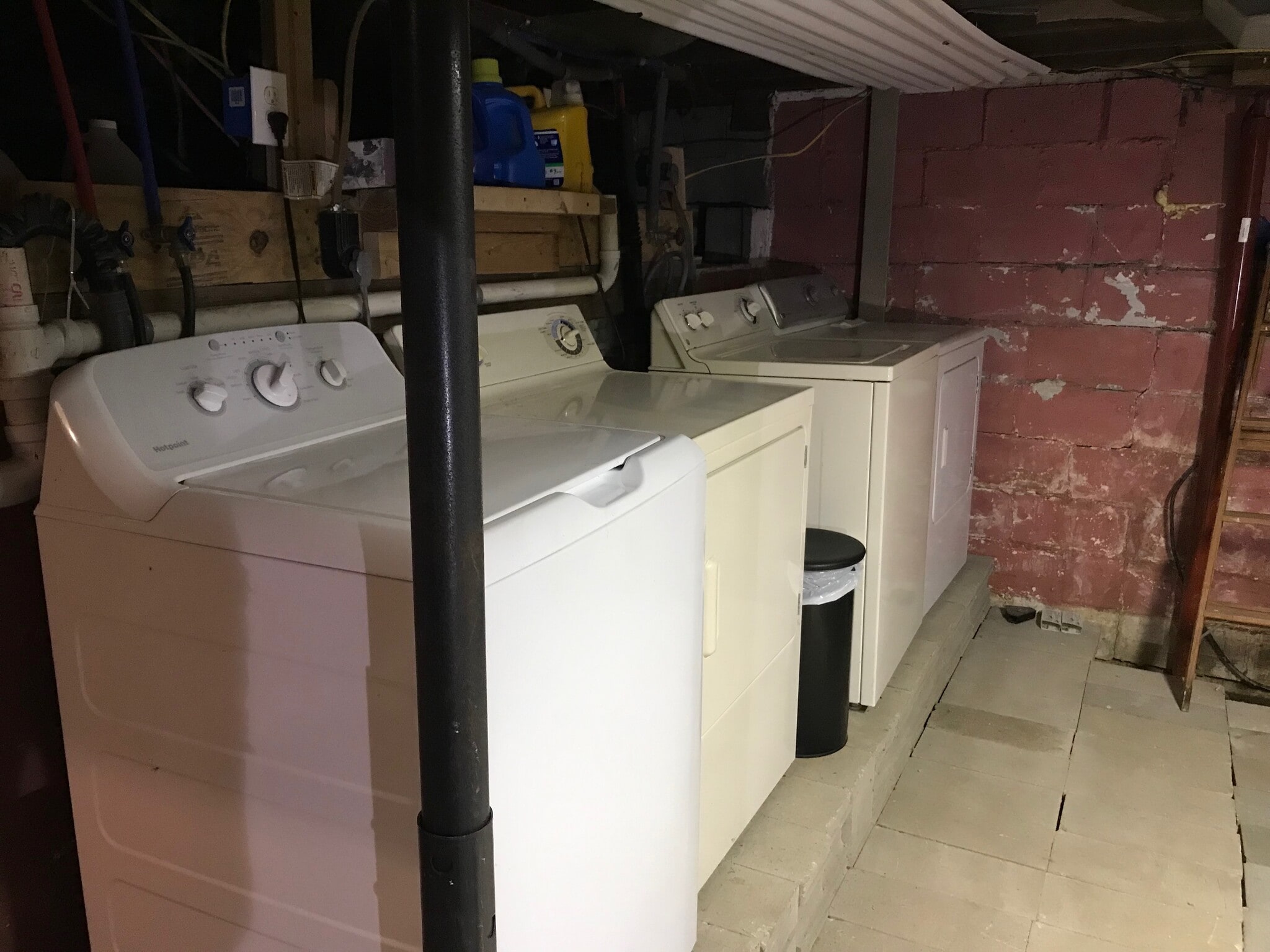 Shared Laundry in Basement - 211 N Lincoln St