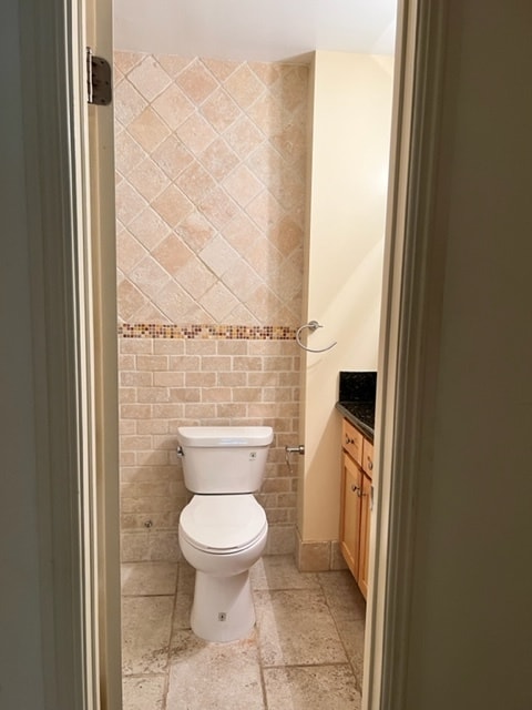 Hallway Bath - 7740 Redlands St