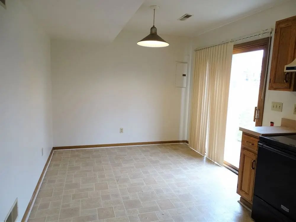 Building Photo - 219 N Market St