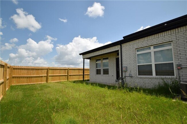 Building Photo - 491 Amethyst Rd