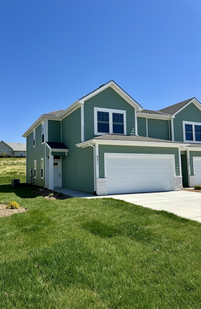 Building Photo - 8377 Valley Spring Dr