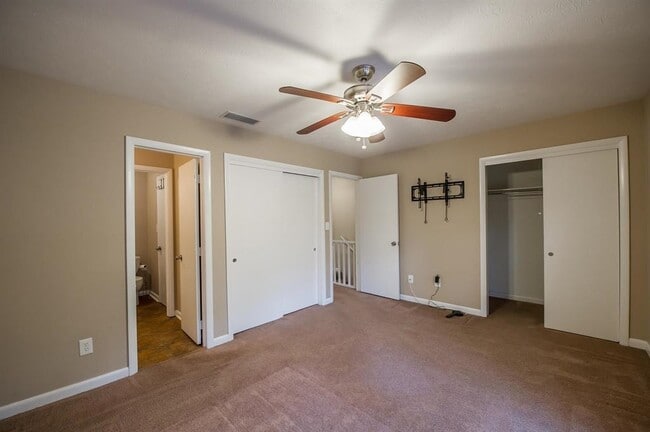 Building Photo - 411 Westwood Dr