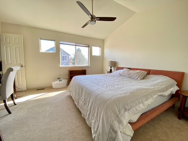 Building Photo - 111 Rowena Pl