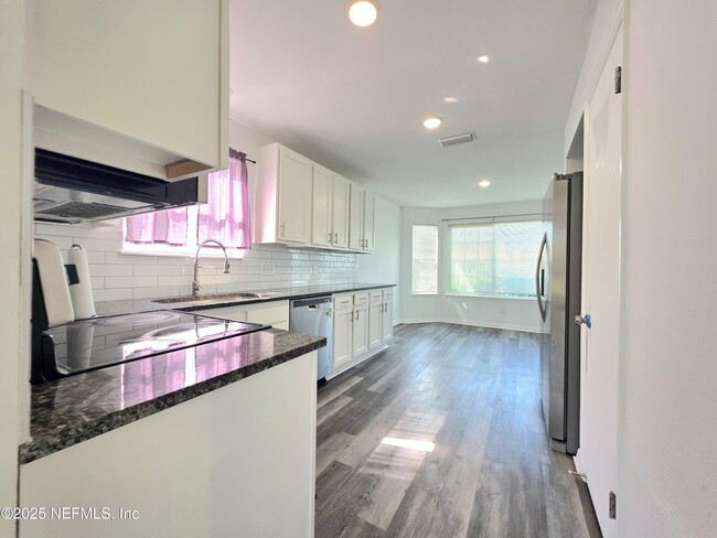 Building Photo - 6753 Newgate Cir E