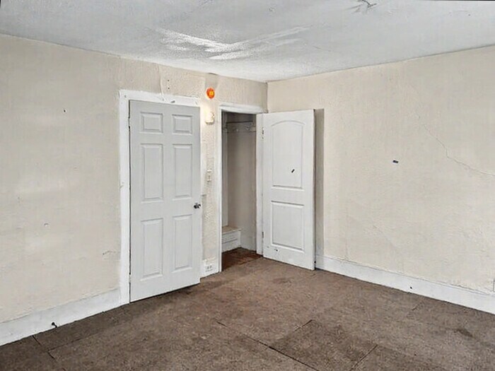 Building Photo - 490 Gage St