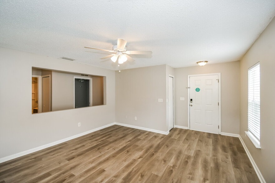 Building Photo - 957 Wynfield Cir