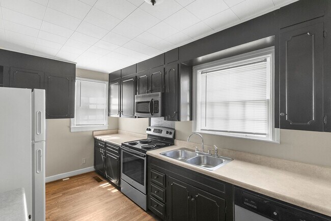 Building Photo - 301 Euclid Ave
