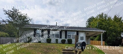 Building Photo - Cute House close to Veterans Memorial Parkway