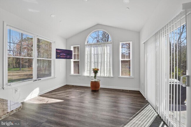 Building Photo - 111 Touhey Dr