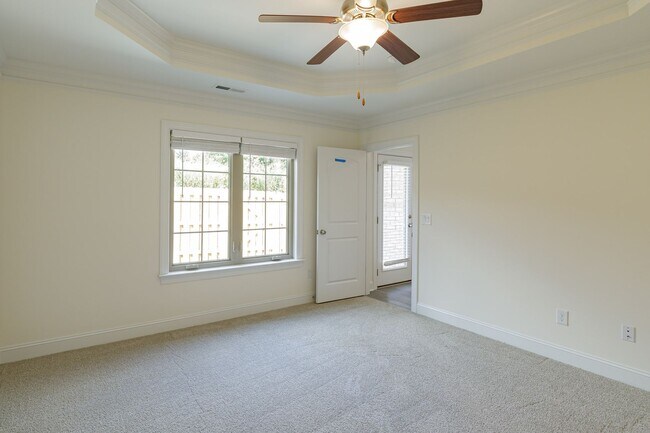 Building Photo - Brand new Luxurious 3 bedroom 3 bath + LOFT townhouse in Stone Gate community High Point. Master ...