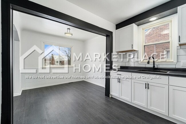 Building Photo - 19394 Barlow St