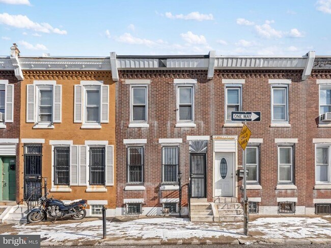 Building Photo - 1839 E Clementine St