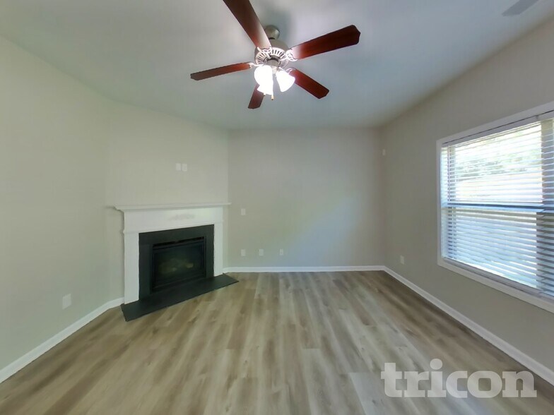 Building Photo - 224 Dellwood Dr