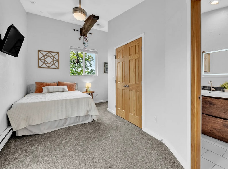 Primary Bedroom - 1036 Lincoln Ave