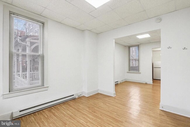 Building Photo - 136 E Lemon St