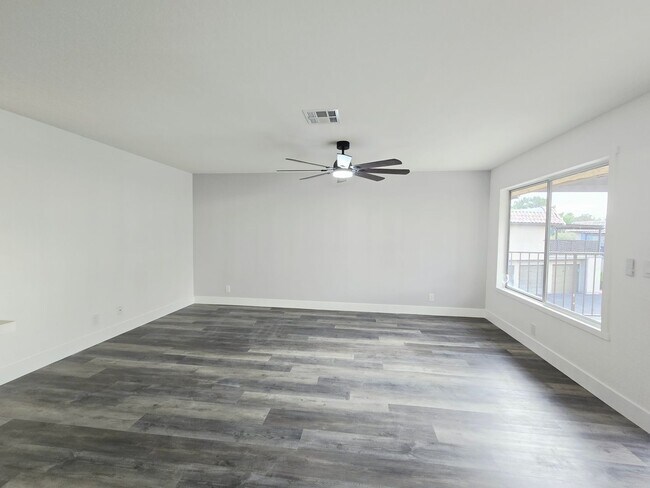Building Photo - 1833 Plum Ct