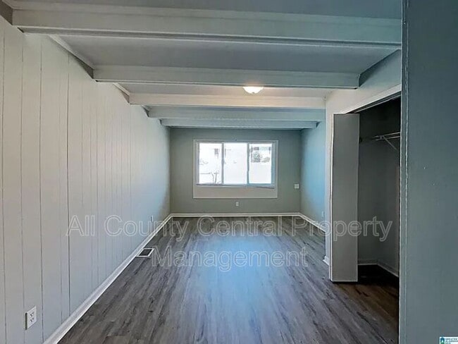 Building Photo - 929 49th St