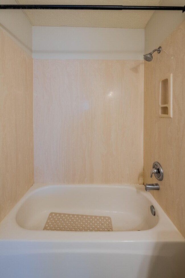 Building Photo - 4031 Cresta Park Ave NW