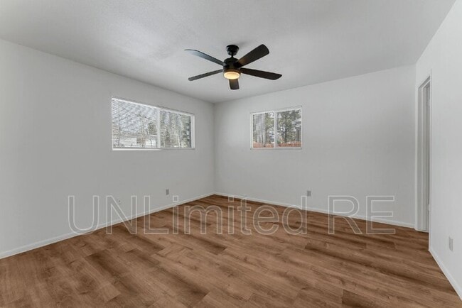 Building Photo - 2810 N Roberta Dr