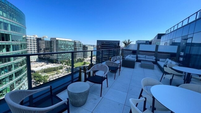 Building Photo - 133 Seaport Blvd