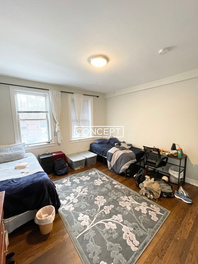 Building Photo - 2017 Commonwealth Ave