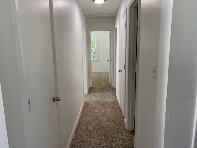 Building Photo - 3 bedroom home on cul-de-sac street